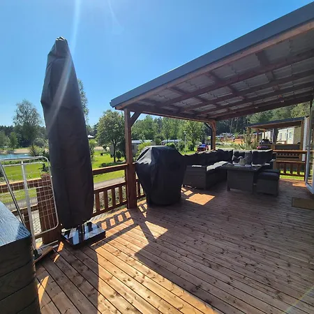 Chalet Bosrand 21 - Hondvriendelijk 6-pers chalet afsluitbaar terras en uitzicht op meer Nunspeet
