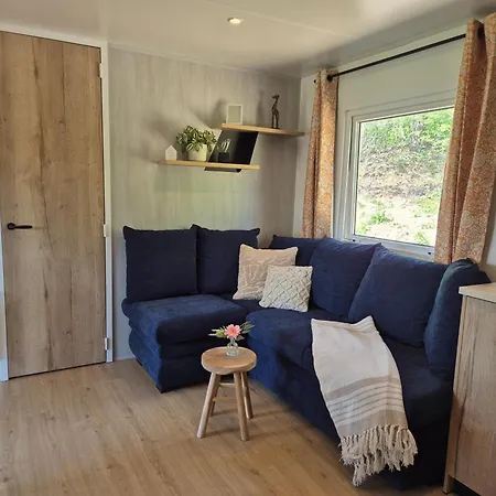 Camping Chalet Bosrand 21 - Hondvriendelijk 6-pers chalet afsluitbaar terras en uitzicht op meer Nunspeet