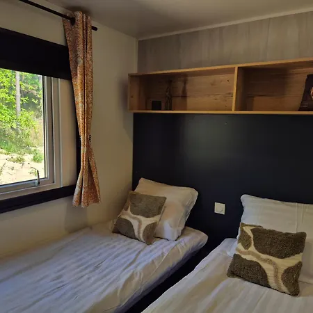 Chalet Bosrand 21 - Hondvriendelijk 6-pers chalet afsluitbaar terras en uitzicht op meer * Nunspeet