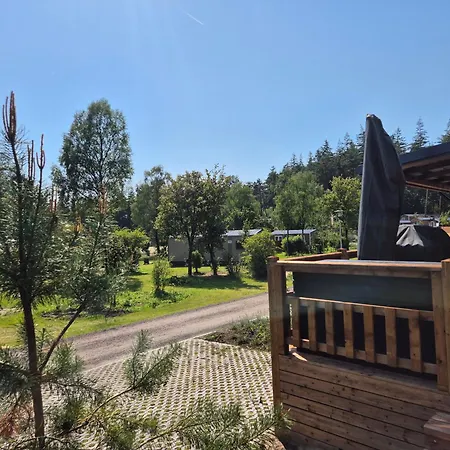 Camping Chalet Bosrand 21 - Hondvriendelijk 6-pers chalet afsluitbaar terras en uitzicht op meer *