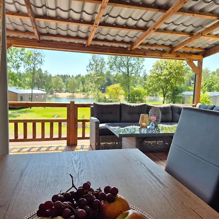 Chalet Bosrand 21 - Hondvriendelijk 6-pers chalet afsluitbaar terras en uitzicht op meer Camping Nunspeet