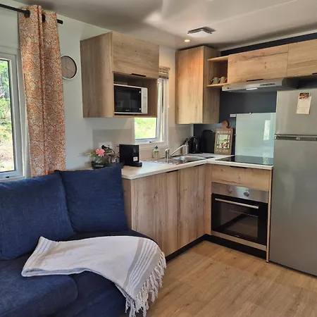 Camping Chalet Bosrand 21 - Hondvriendelijk 6-pers chalet afsluitbaar terras en uitzicht op meer Nunspeet